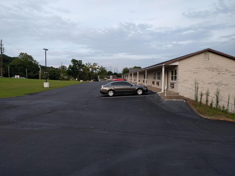 Knights Inn Pine Grove Pine Grove  Exterior foto